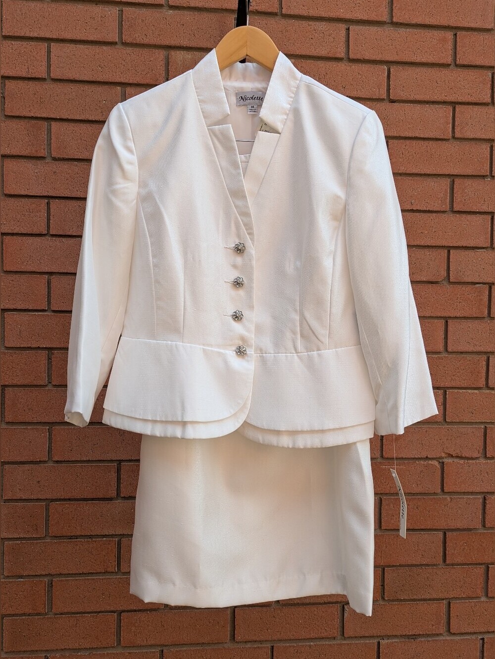 NWT Women's (14) Off-White 2-Piece Suit/Skirt Set w/Crystal Floral Buttons